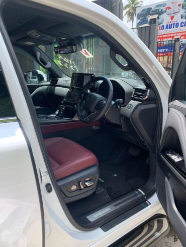 Lexus LX600 2024