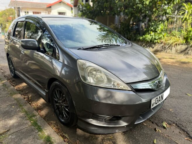 Honda Fit Shuttle 2013
