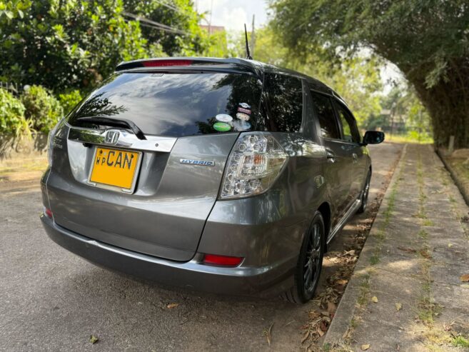 Honda Fit Shuttle 2013