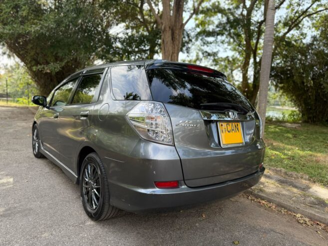 Honda Fit Shuttle 2013