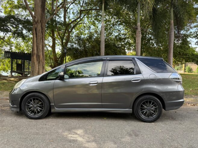 Honda Fit Shuttle 2013