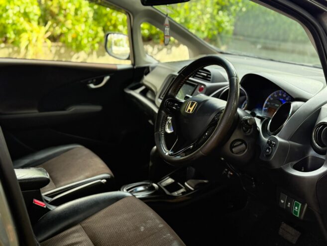 Honda Fit Shuttle 2013