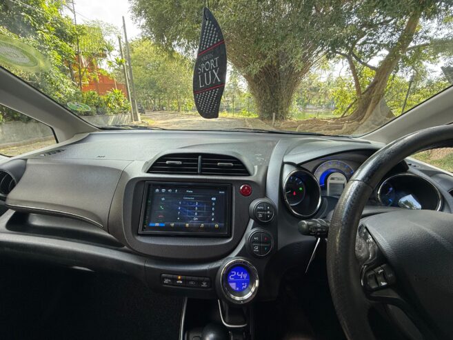 Honda Fit Shuttle 2013
