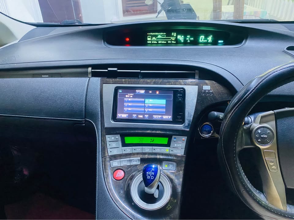 Toyota Prius PHV 2014