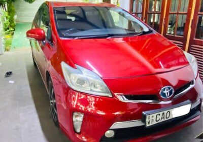 Toyota Prius PHV 2014