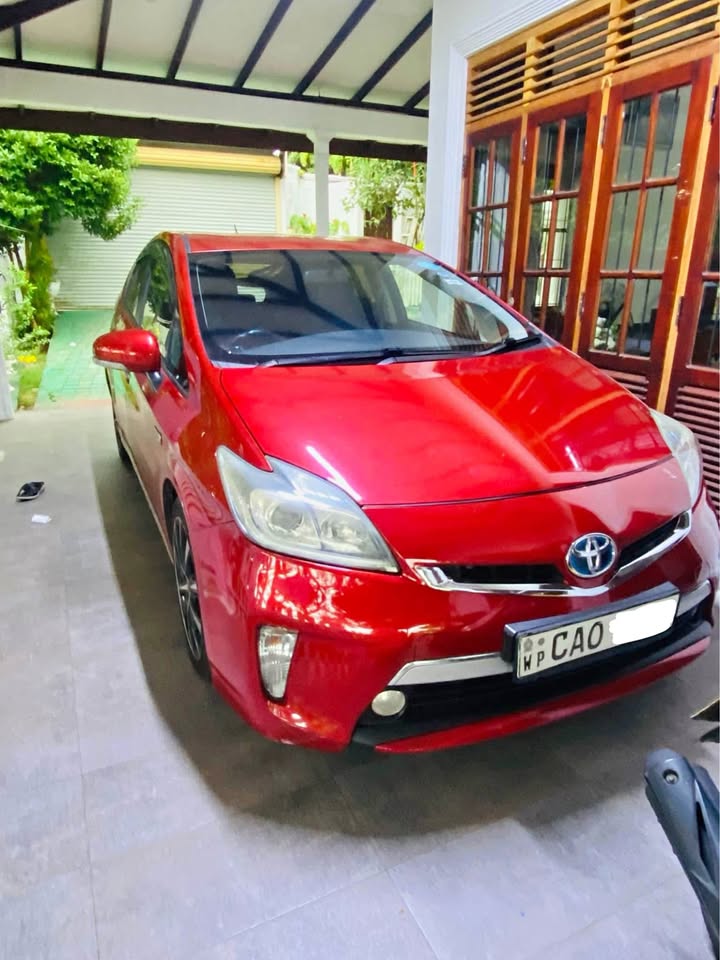 Toyota Prius PHV 2014