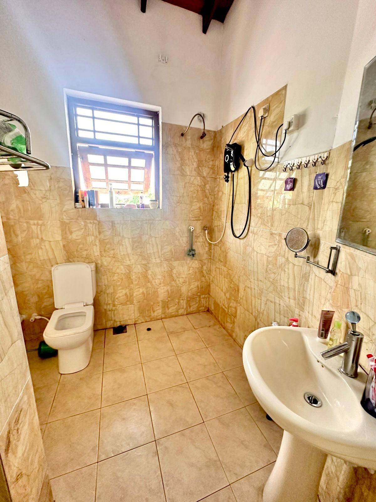 Spacious 2-Storey House for Sale in Kadawatha, Sri Lanka