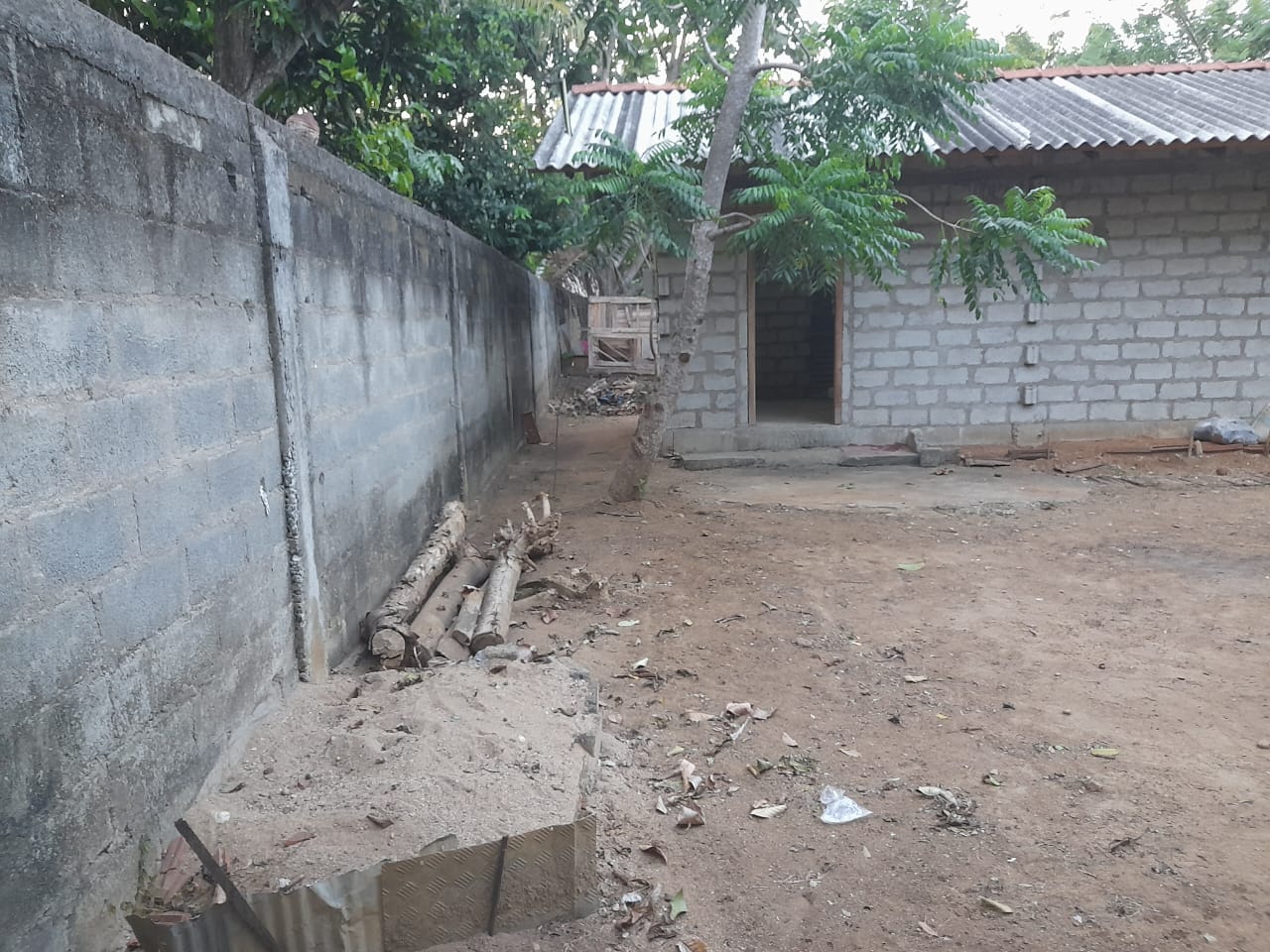 House with Land for Sale – Wellawaya