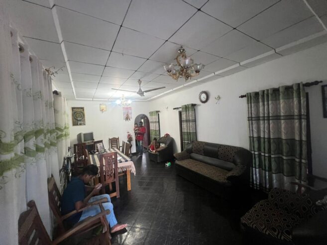 House and Land for Sale – Gonapinuwala Town (50m to City Center)