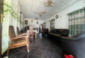 House and Land for Sale – Gonapinuwala Town (50m to City Center)
