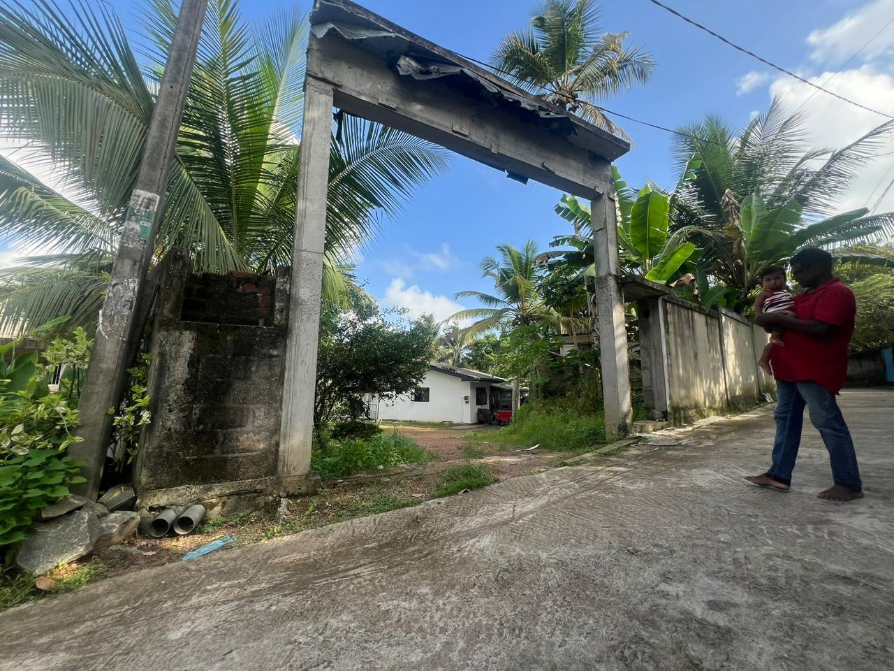 House and Land for Sale – Gonapinuwala Town (50m to City Center)