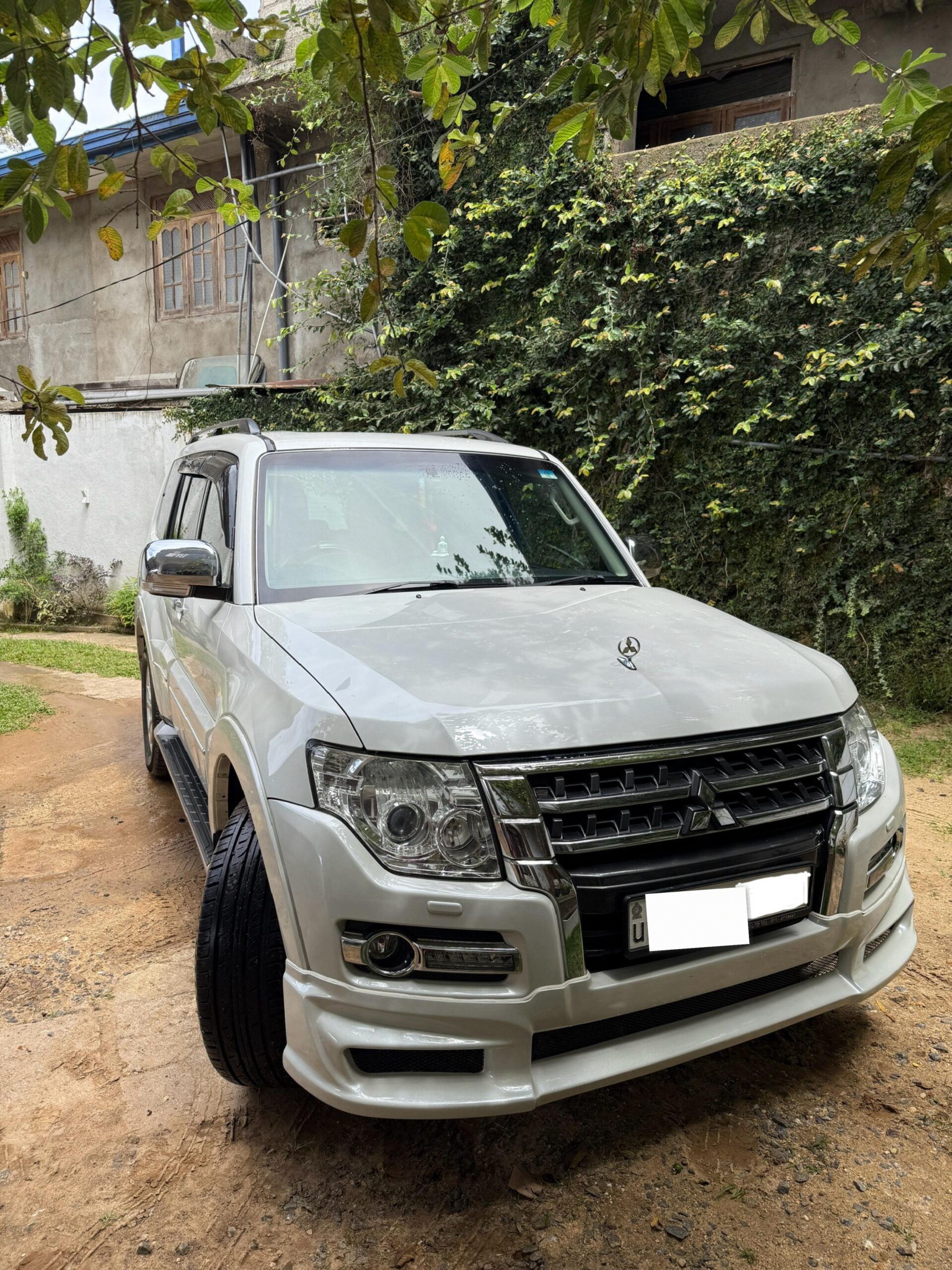 Mitsubishi Montero 2017