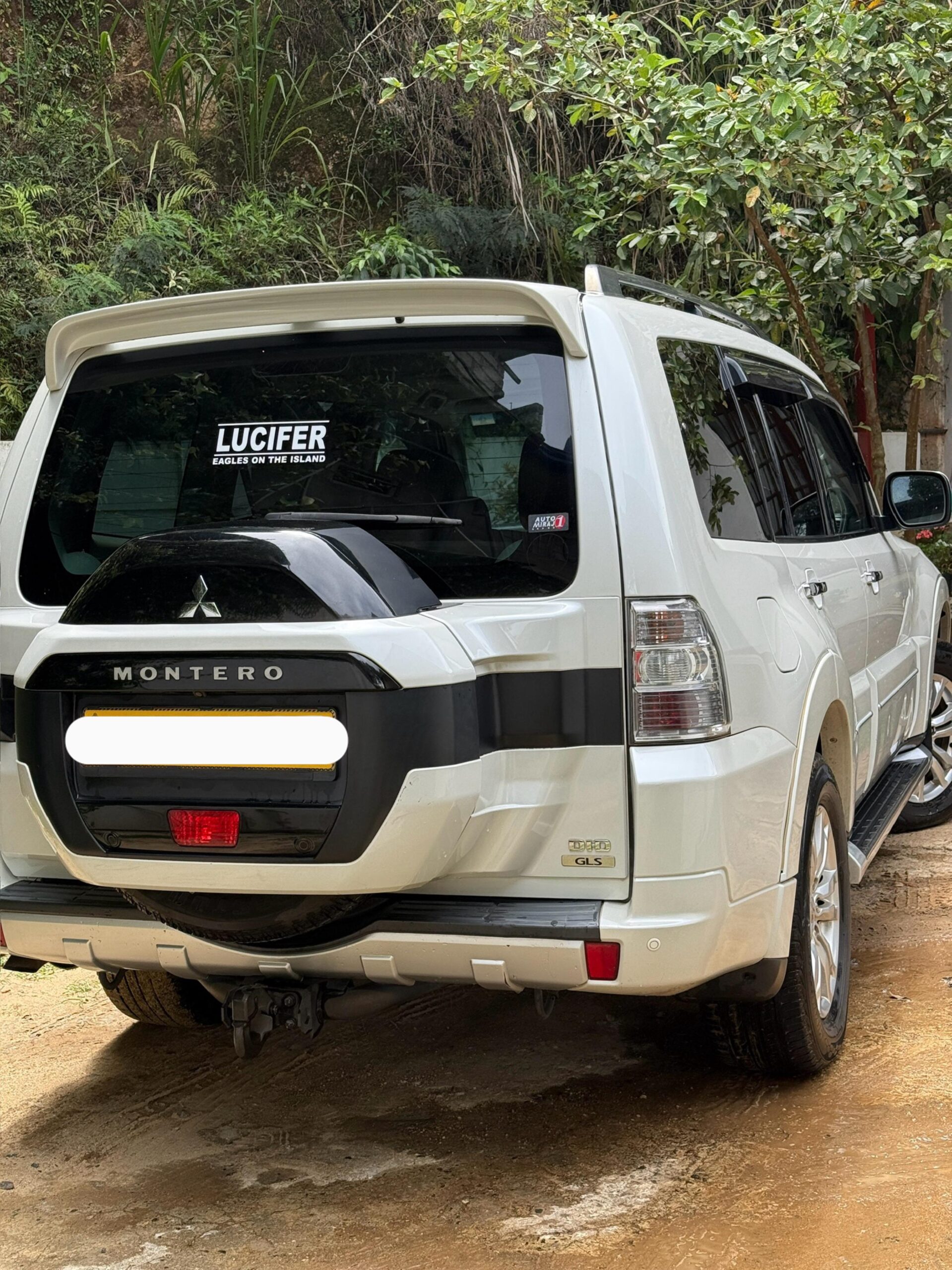 Mitsubishi Montero 2017