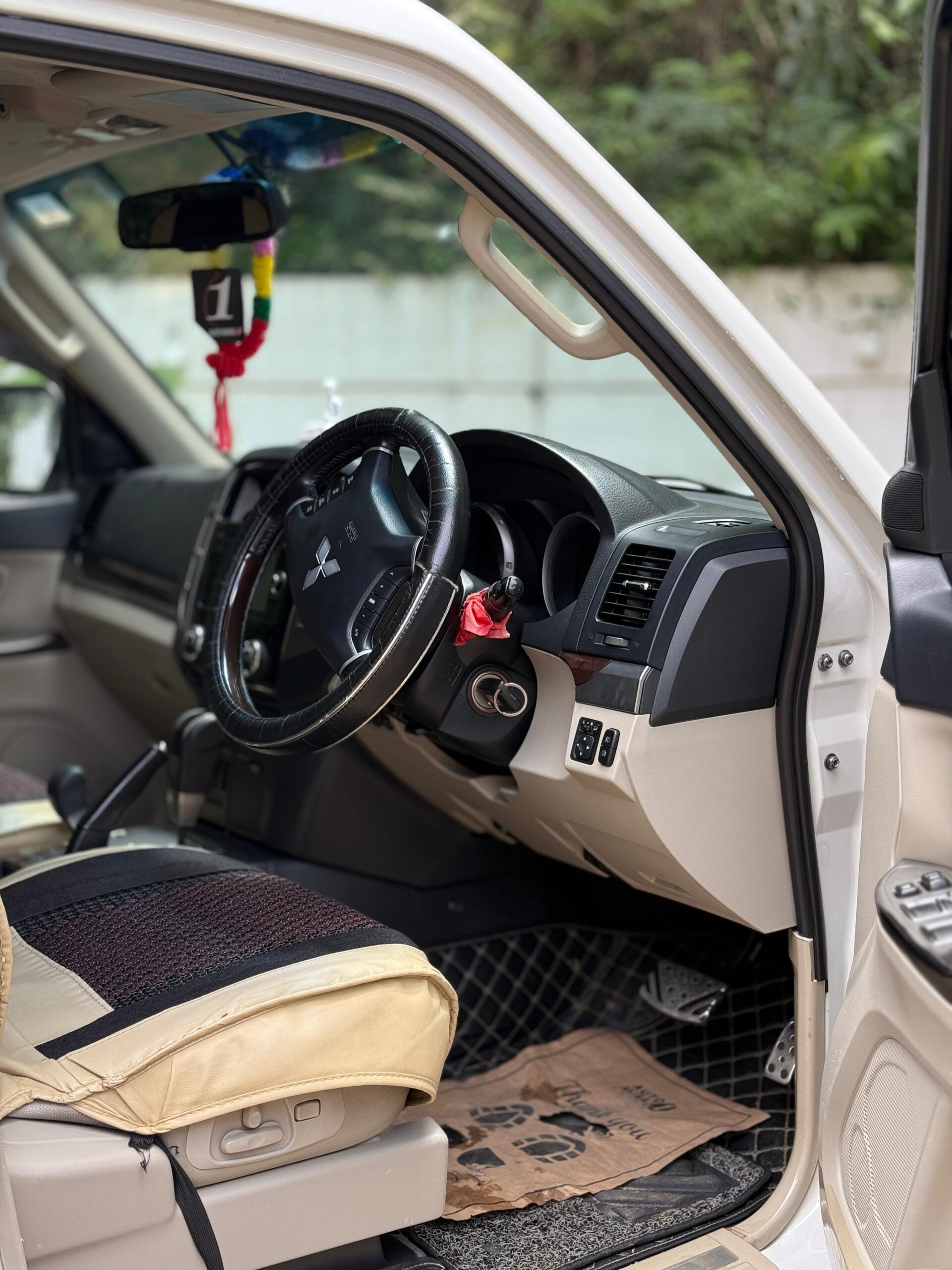 Mitsubishi Montero 2017