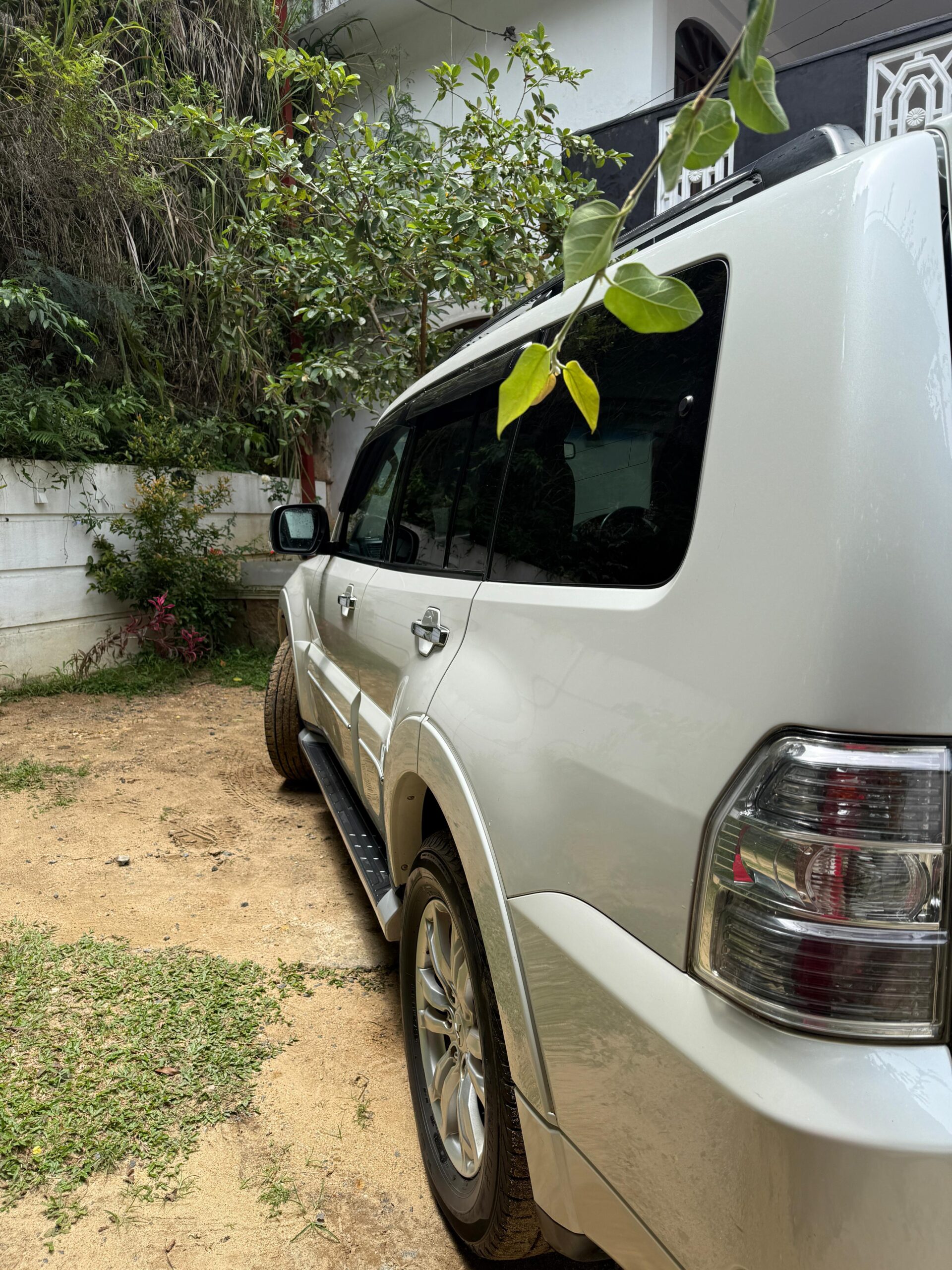 Mitsubishi Montero 2017