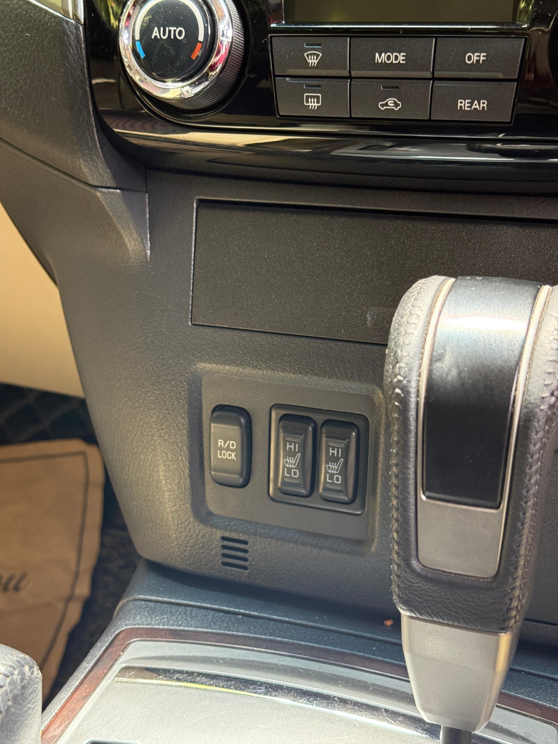 Mitsubishi Montero 2017