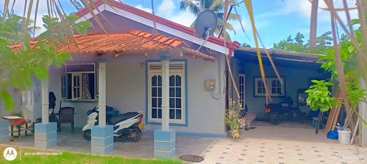 House for Sale in Negombo Akkarapanaha