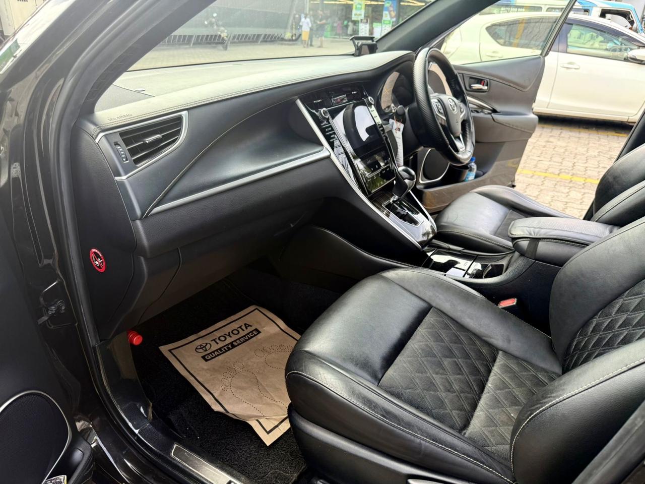 Toyota Harrier Elegance 2015