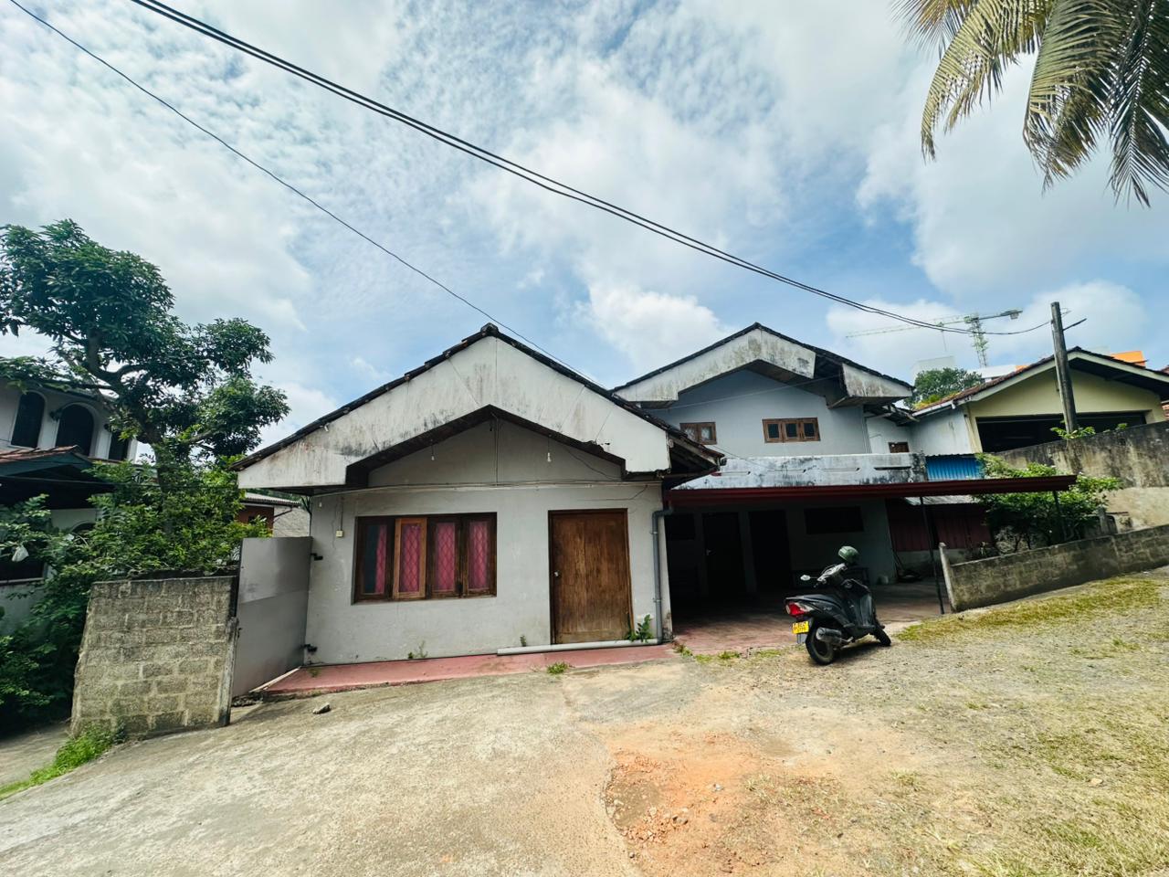 Prime Commercial Building for Sale Karapitiya, Galle