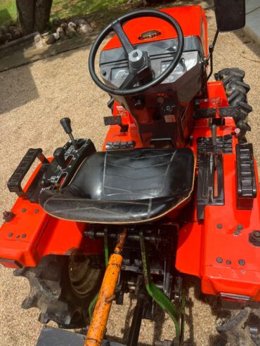 Glass cutter tractor