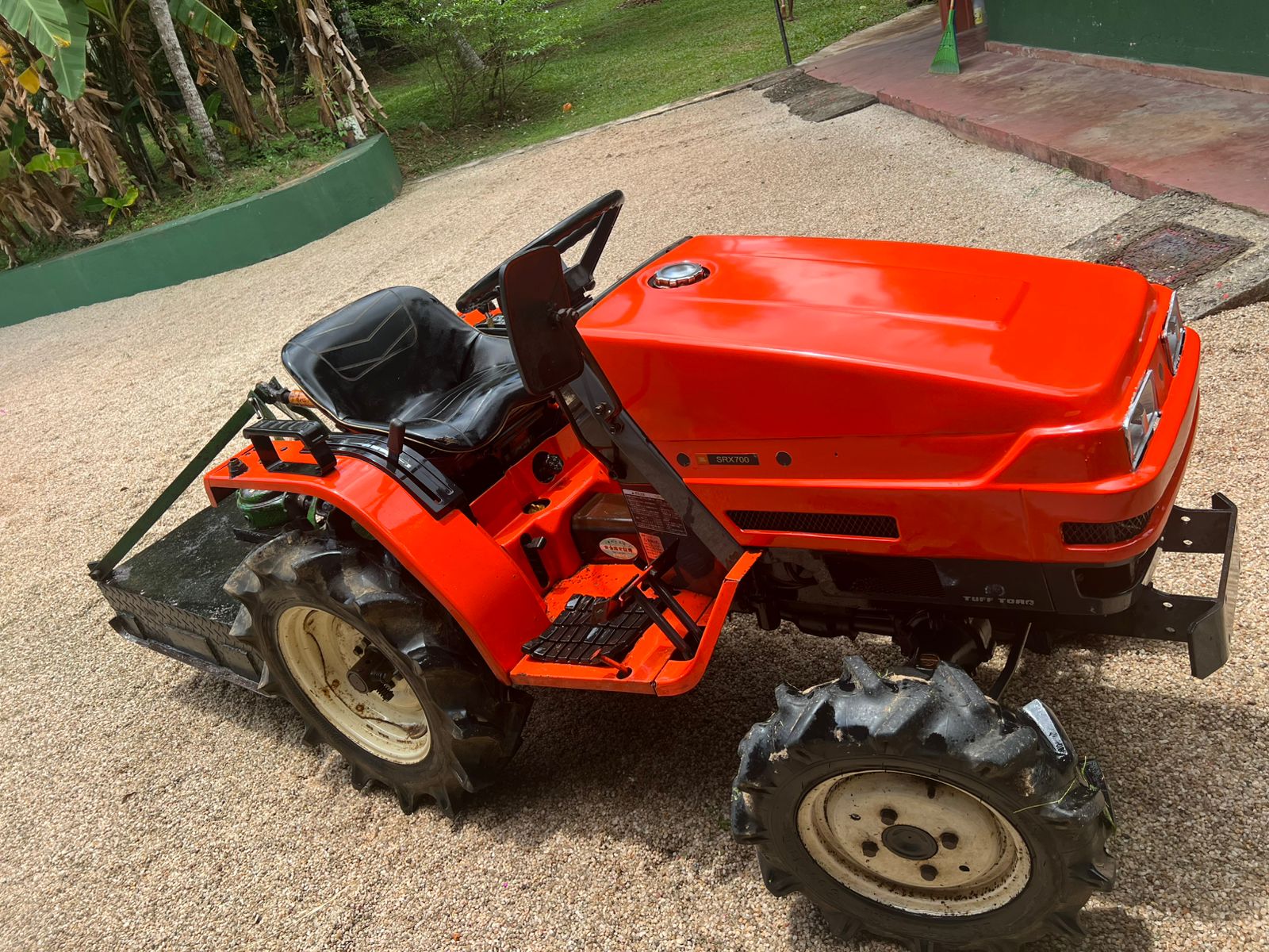 Glass cutter tractor