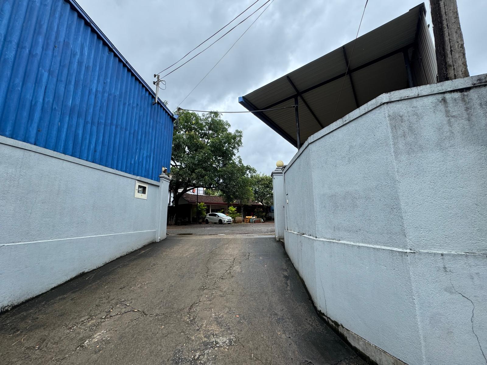 A 42.5-perch land located adjacent to a paddy field in Meepē