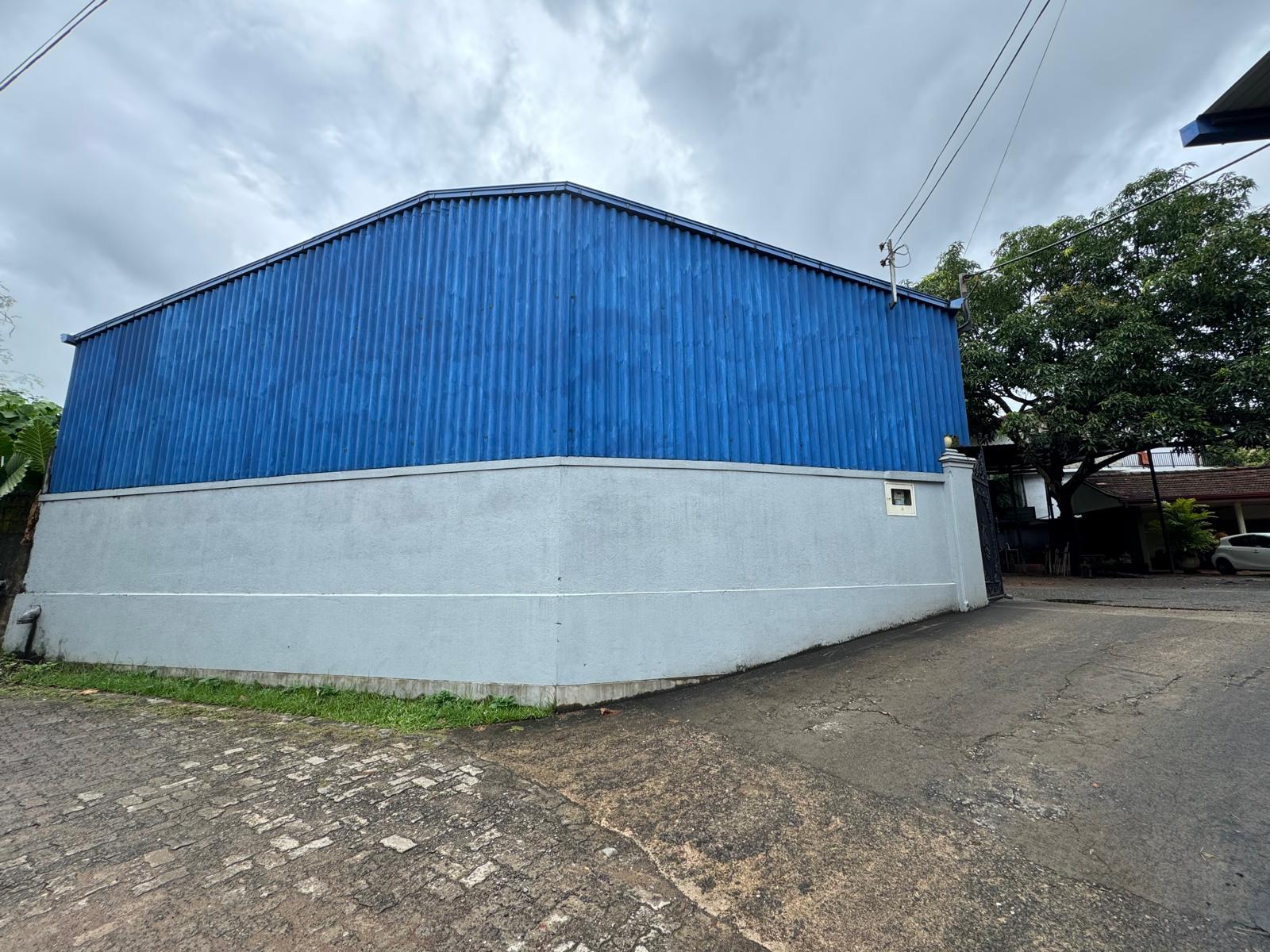A 42.5-perch land located adjacent to a paddy field in Meepē