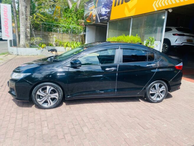 Honda Grace EX Safety Package 2014
