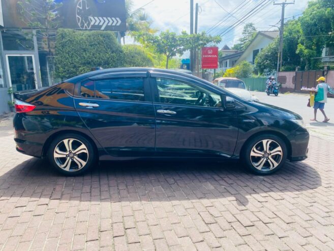 Honda Grace EX Safety Package 2014
