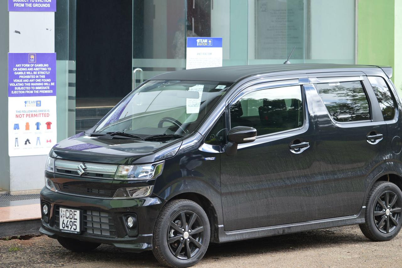 SUZUKI WAGON R PREMIUM 2018