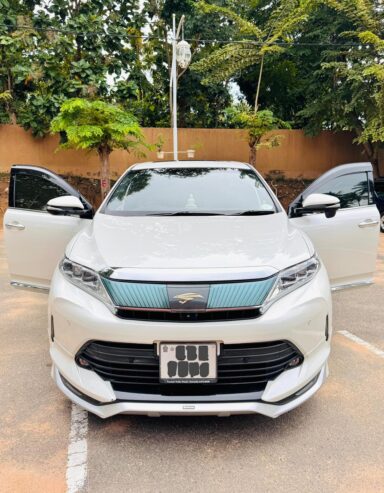 Toyota Harrier Premium 2017