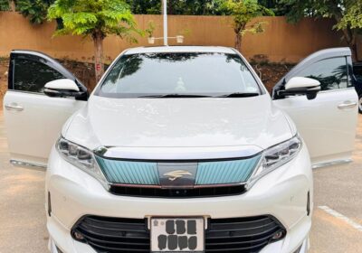 Toyota Harrier Premium 2017