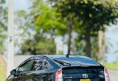 Toyota Prius S Touring 2011