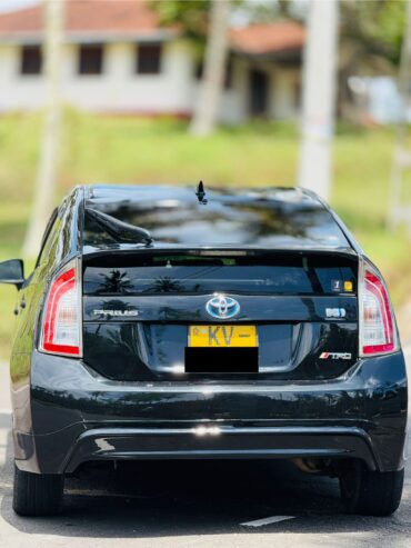 Toyota Prius S Touring 2011