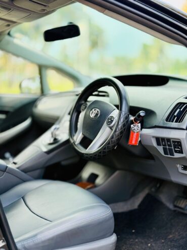 Toyota Prius S Touring 2011