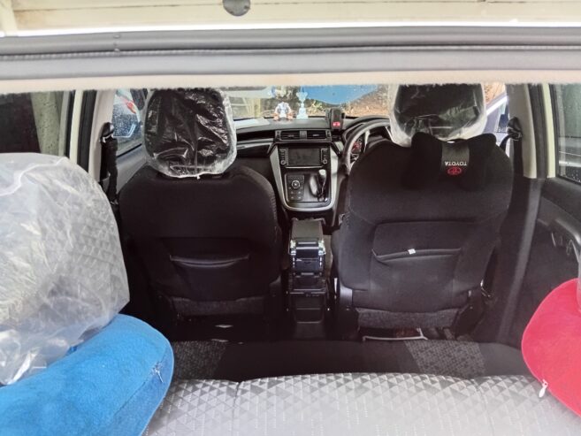 Mahindra KUV 100 2023