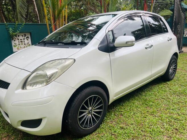 Toyota Vitz SCP 90 2008