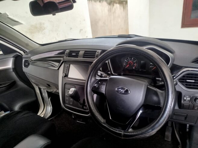 Mahindra KUV 100 2021