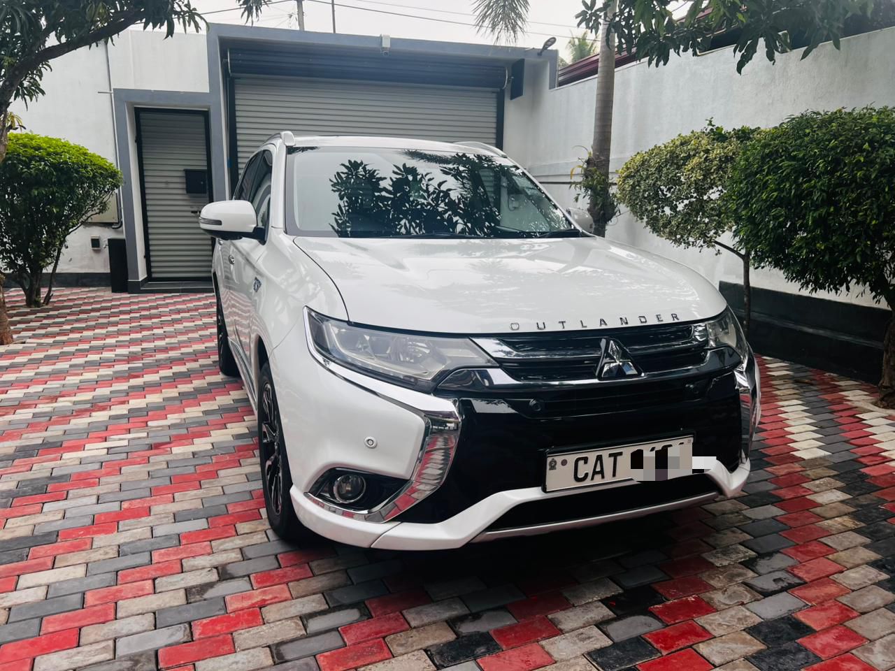 MITSUBISHI OUTLANDER PHEV