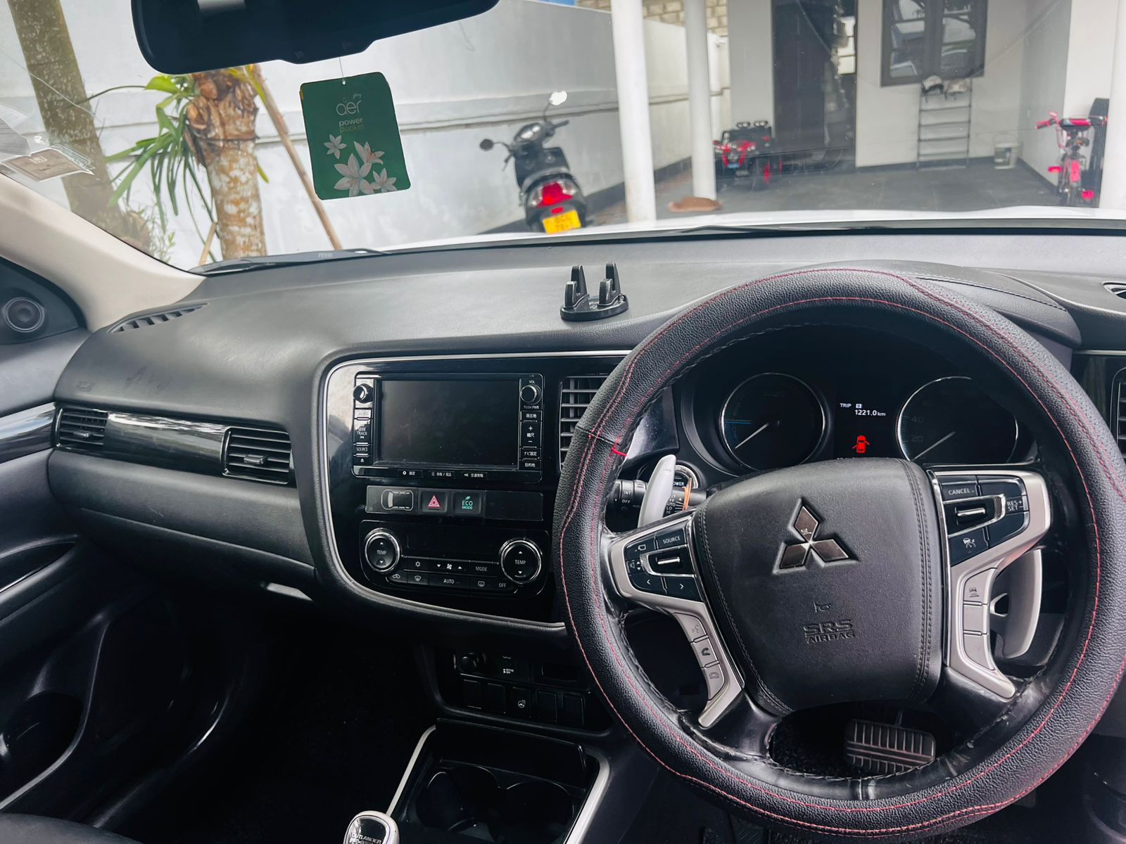 MITSUBISHI OUTLANDER PHEV