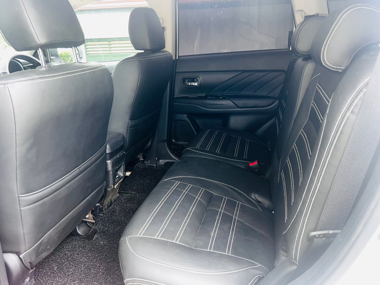 MITSUBISHI OUTLANDER PHEV