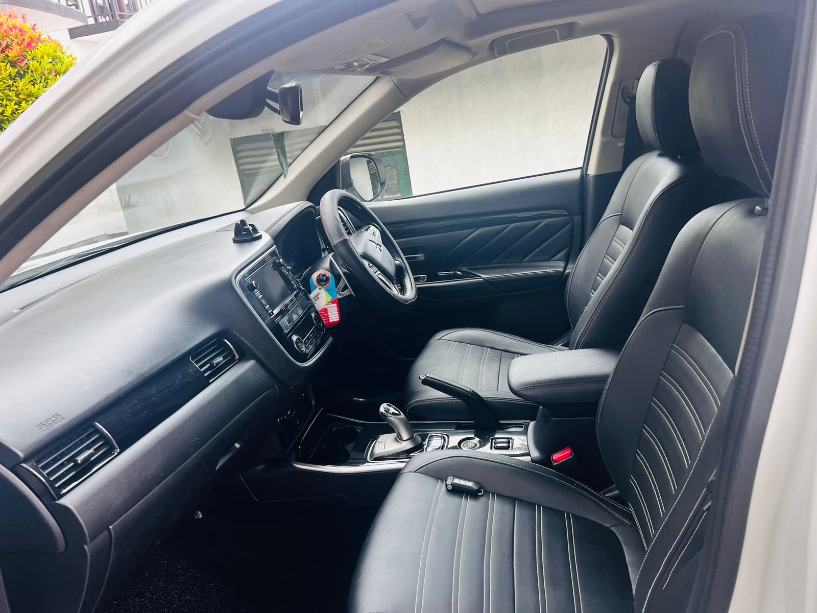 MITSUBISHI OUTLANDER PHEV