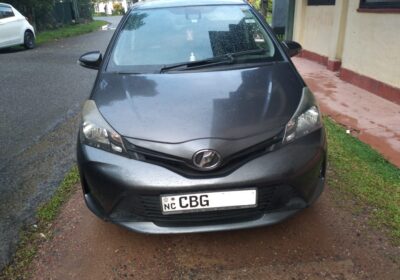 Toyota Vitz 2015