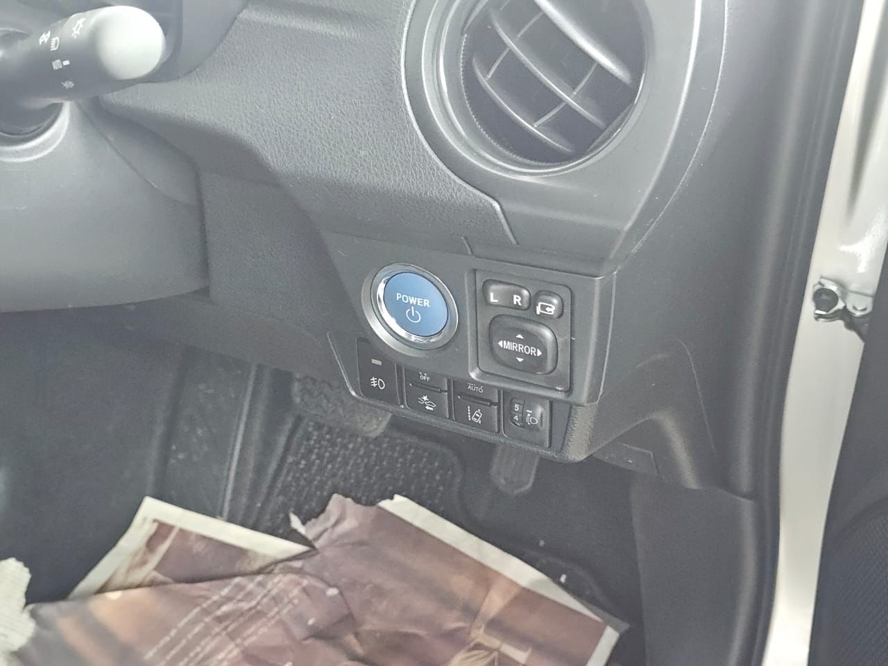 Toyota Axio Fielder 2013