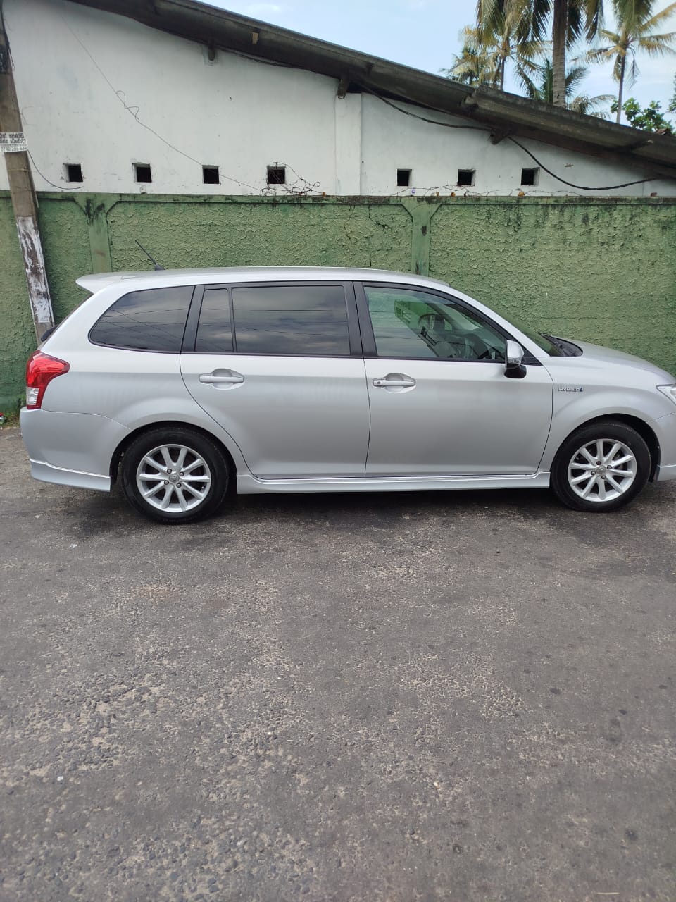 Toyota Axio Fielder 2013