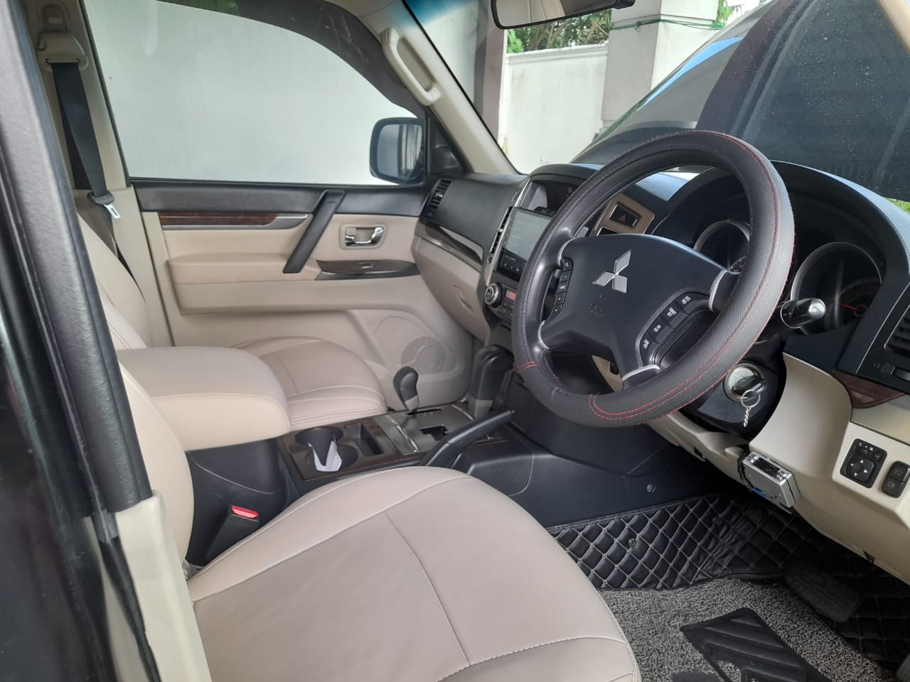 Mitsubishi Montero 2013