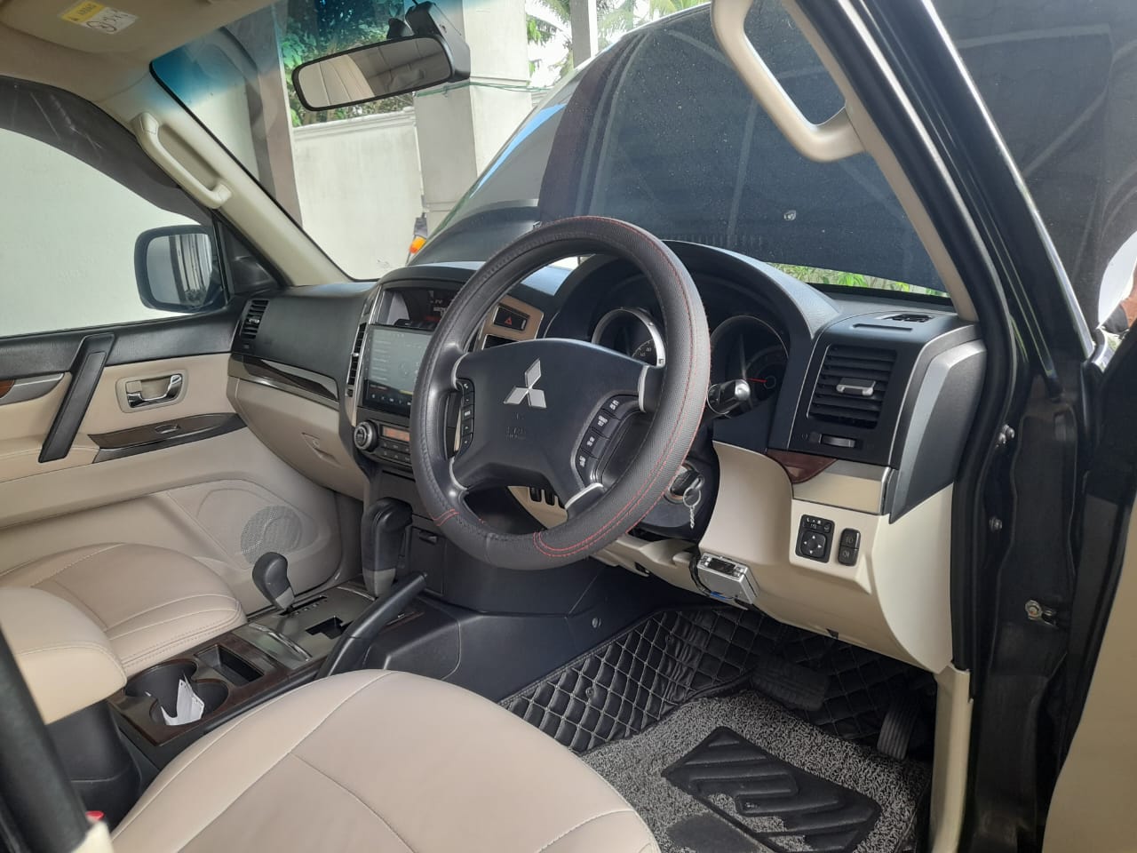 Mitsubishi Montero 2013