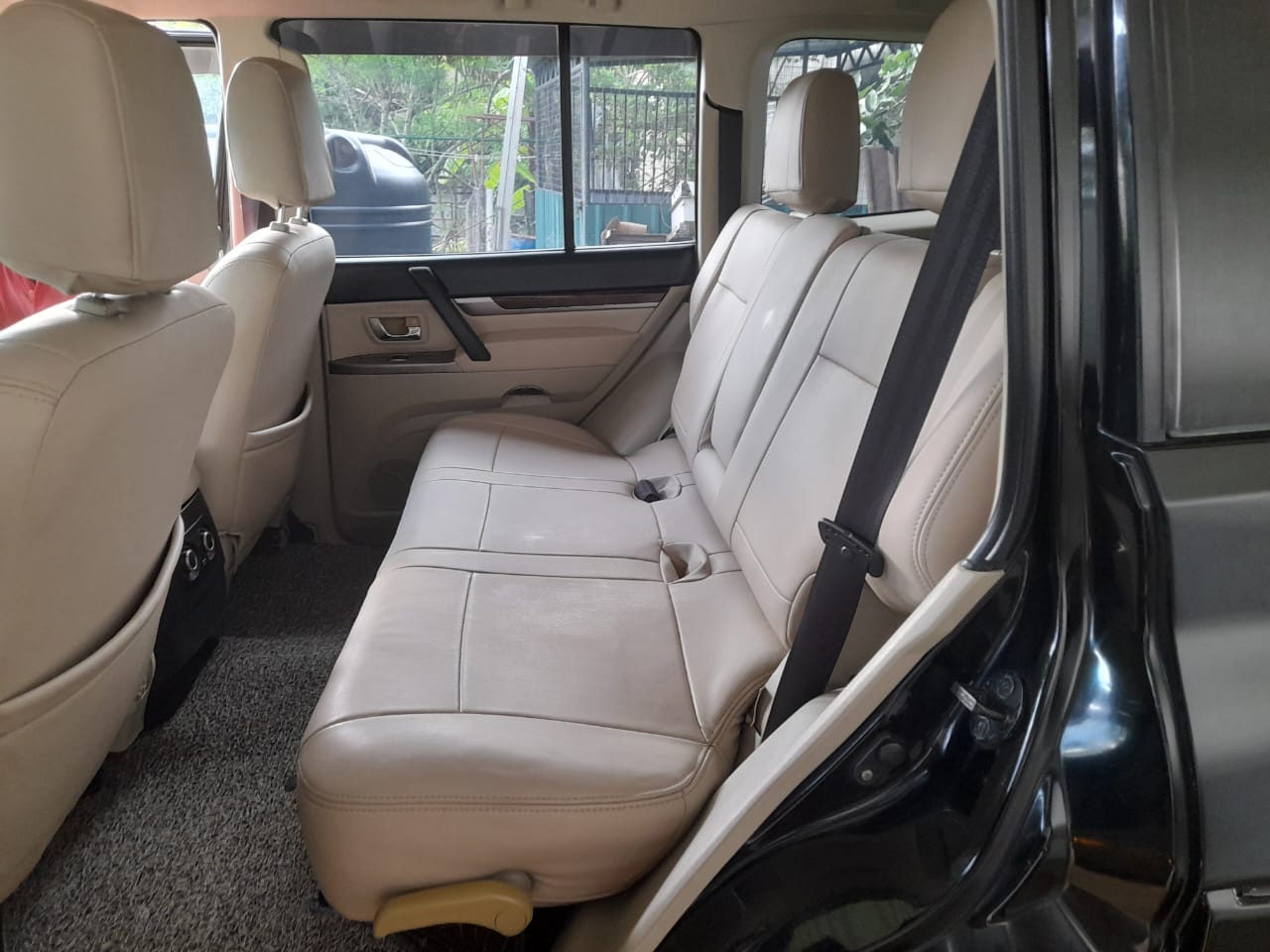 Mitsubishi Montero 2013