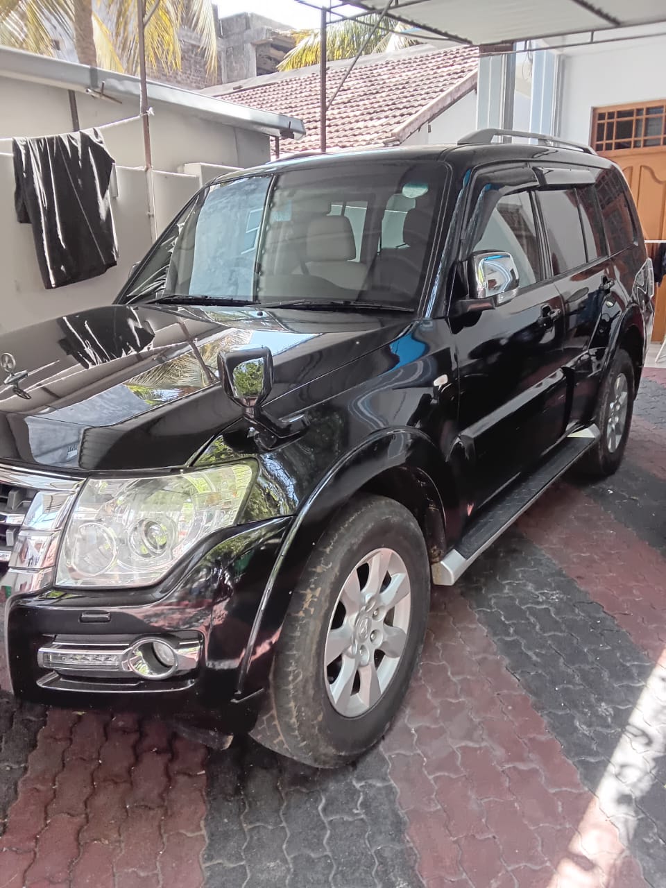 Mitsubishi Montero 2013