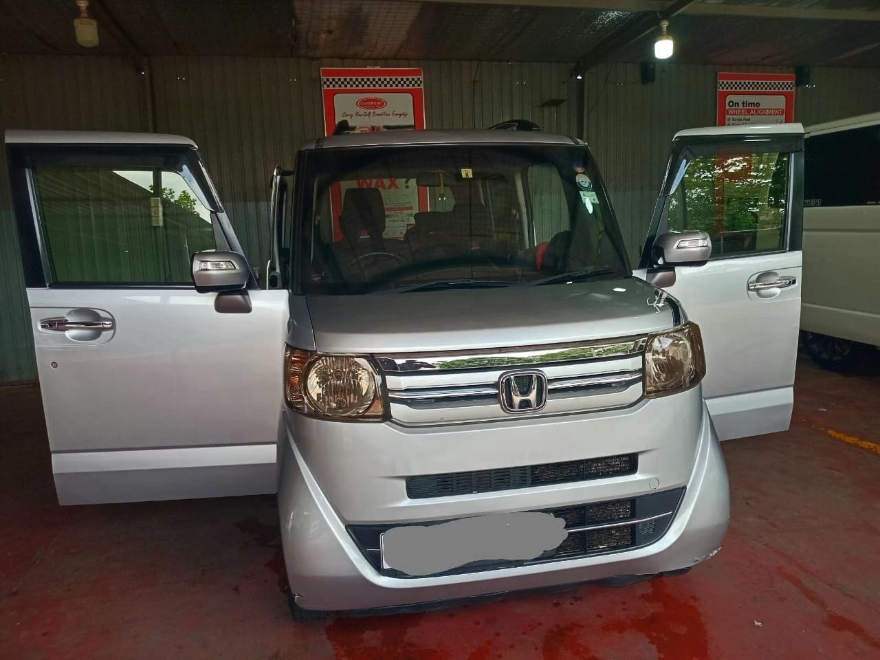 Honda N-Box 2016